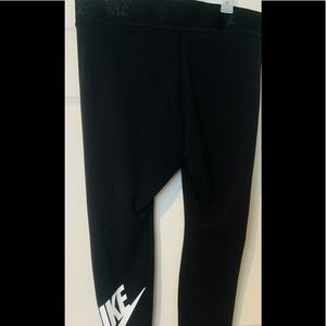 Women’s black Nike XL leggings